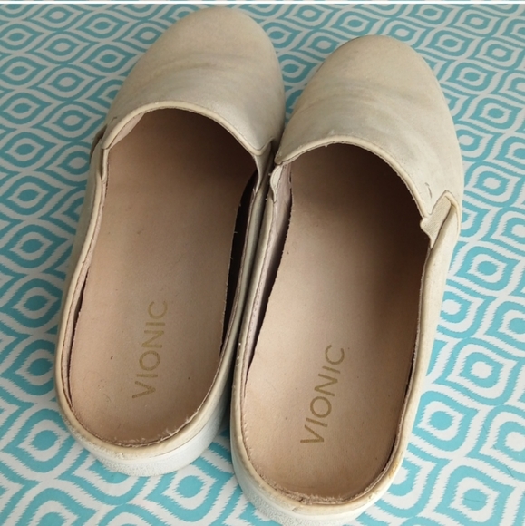 Vionic mules leather slip on 8.5 - Picture 3 of 4